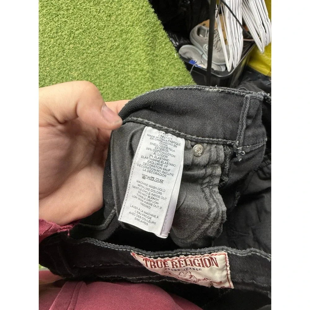 True Religion shop confidence